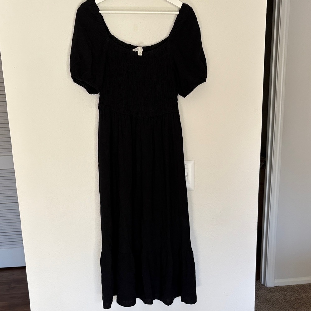 She + Sky Black Maxi Dress Tiered Medium Puff Sleeve